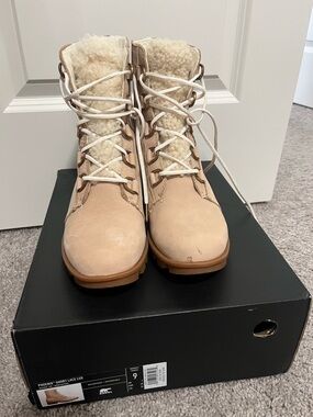 Sorel Phoenix Short Lace Lux Snow Boots